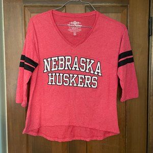 Size XL Three Square Nebraska Huskers V-neck, 3/4 quarter sleeves t-shirt